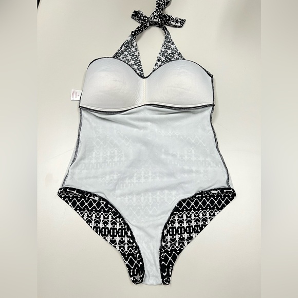 Halter One-Piece Swimsuit - Picture 7 of 10